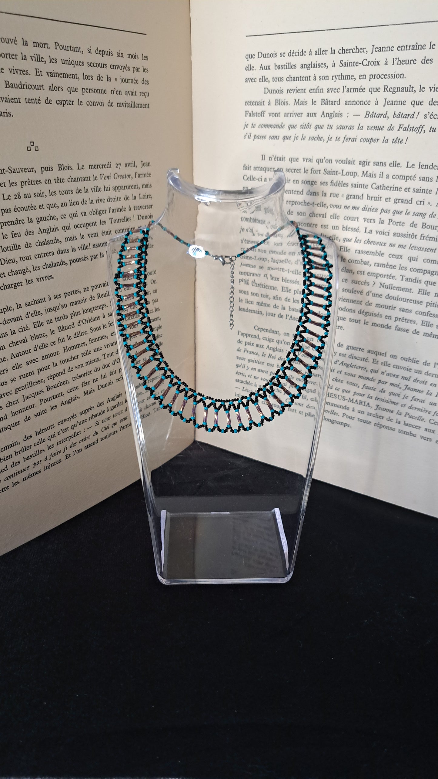 Le collier "Lia Mara - Princesse" en perles de verre aux couleurs noir, turquoise et bronze