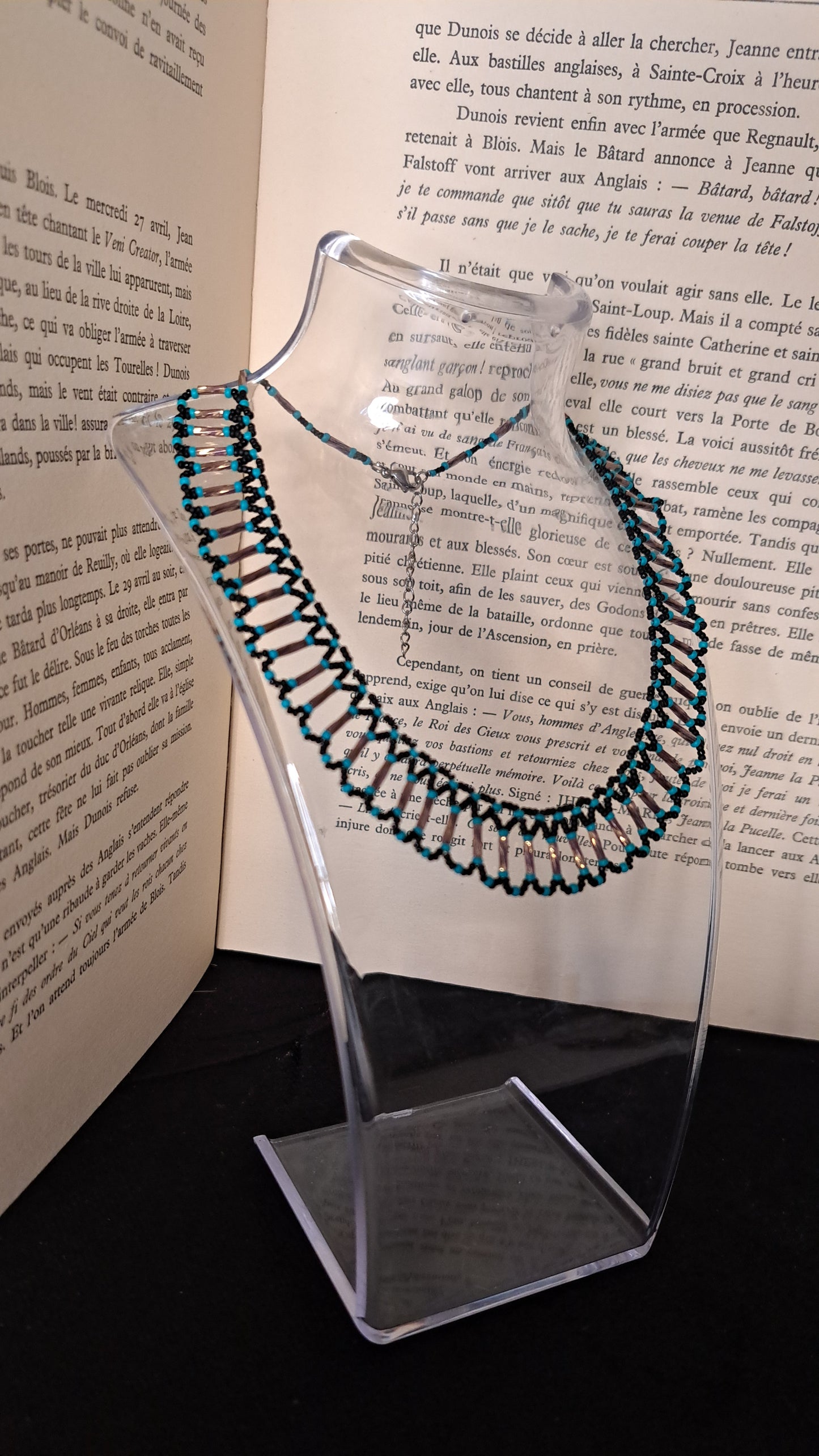 Le collier "Lia Mara - Princesse" en perles de verre aux couleurs noir, turquoise et bronze