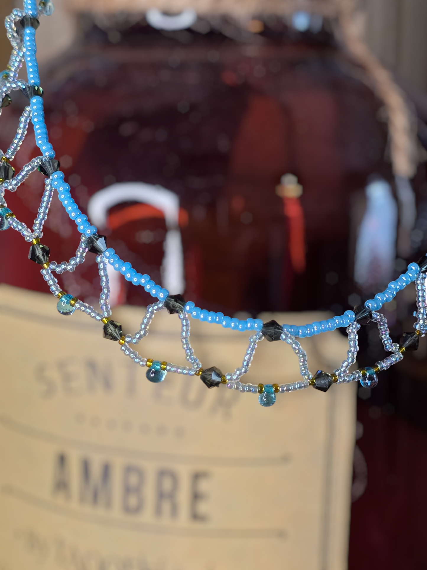 Collier "Vox Maris - la petite sirène" en perles de verre dans les tons bleus et nacres